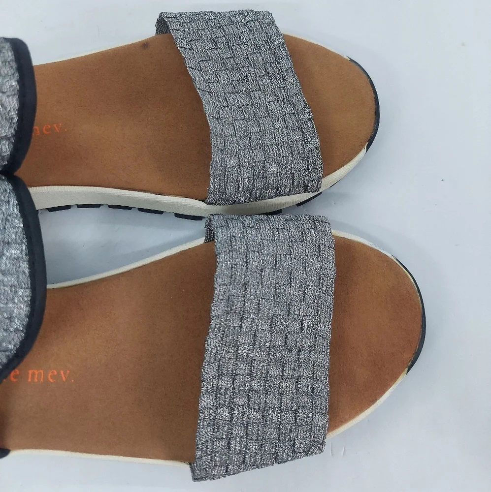 Bernie Mev New York Tara Bay Pewter Gray Stretchy Sandals Womens Size 39 US 8